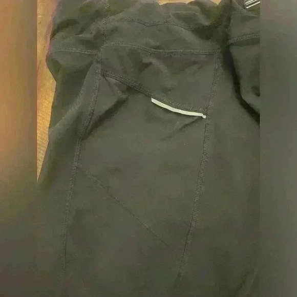 Women’s size small athleta “mesh” running capris - Picture 6 of 7